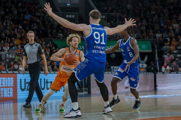 手和裁判 手和裁判