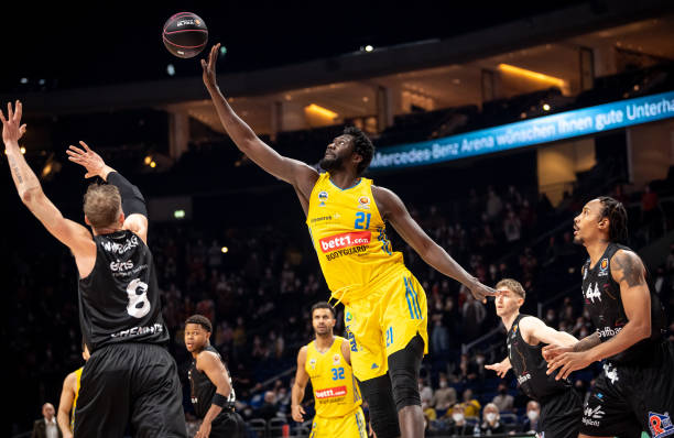 展现出了运 展现出了运