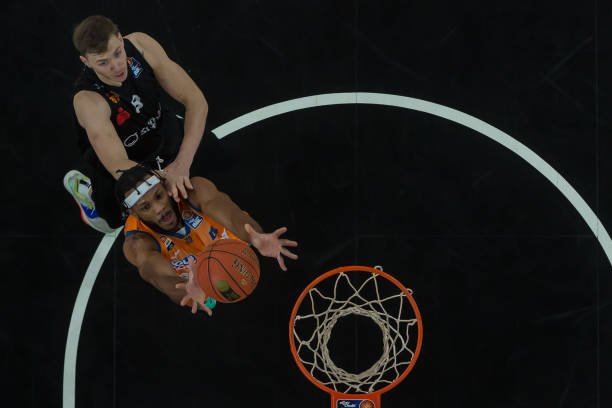 力和战略深 力和战略深